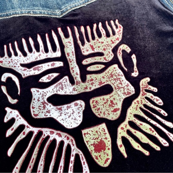 Custom Boho Chic Denim Jacket – Lion Velvet Back Detail, XS/S Form Fitting - Picture 8 of 17